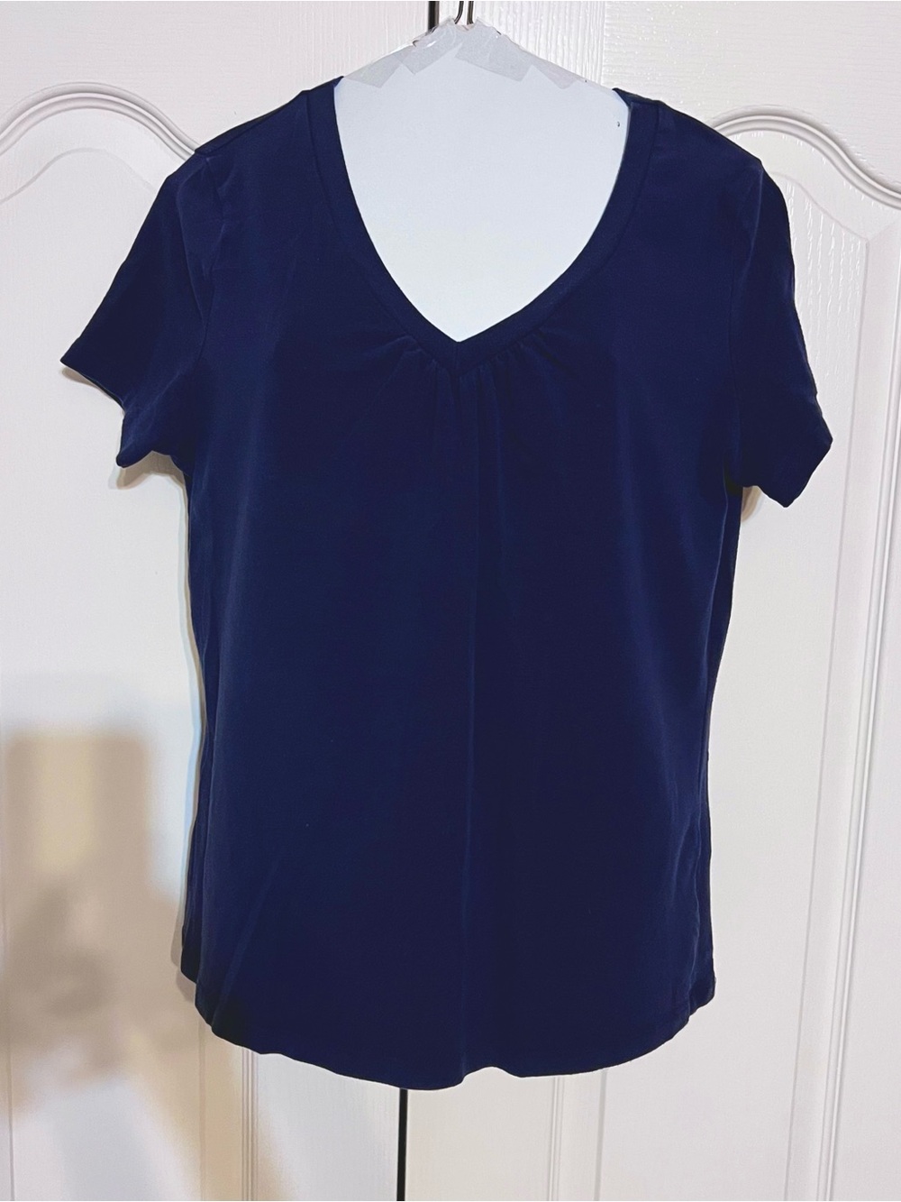 Woman’s “George” Pullover Top dusky Blue V-neck short sleeve Sz large